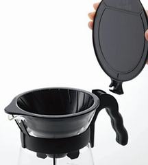 Componentes del Hario V60 Drip-in, incluyendo dripper, jarra y tapa